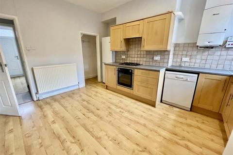 2 bedroom end of terrace house for sale, Dudley Road, Sale