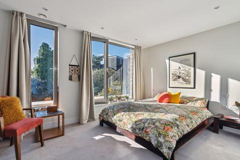 4 bedroom end of terrace house for sale, Kingston Road, Teddington, TW11
