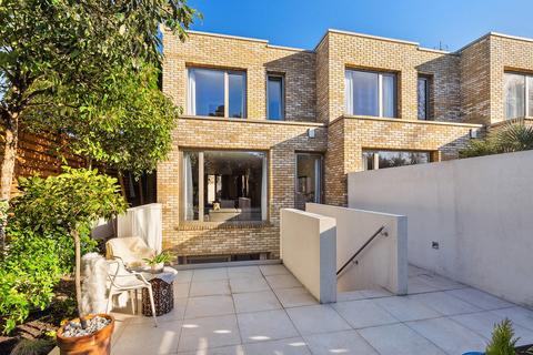 4 bedroom end of terrace house for sale, Kingston Road, Teddington, TW11