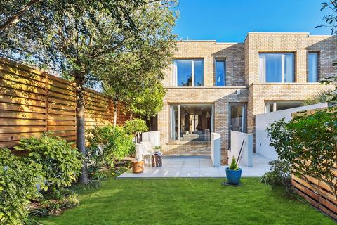 4 bedroom end of terrace house for sale, Kingston Road, Teddington, TW11