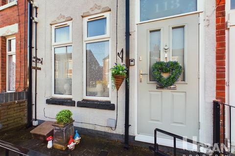 2 bedroom house for sale, Lee Street, Hull