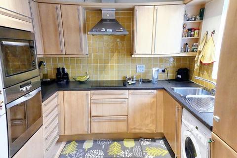 2 bedroom apartment for sale, Three Bridges Road, Crawley