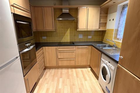 2 bedroom apartment for sale, Three Bridges Road, Crawley