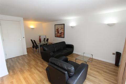 2 bedroom flat to rent, West Point, Wellington Street