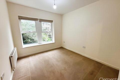 44 Adrian Close, Hemel Hempstead, HP1 1AW