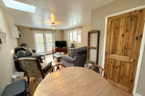 31 Romany Road, Northampton, NN2 7DB