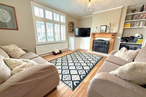 31 Romany Road, Northampton, NN2 7DB