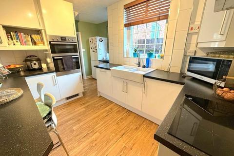 31 Romany Road, Northampton, NN2 7DB