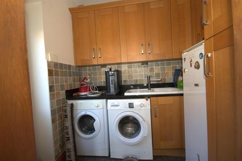 42 Mill Hill Avenue, Pontefract, WF8 4JJ