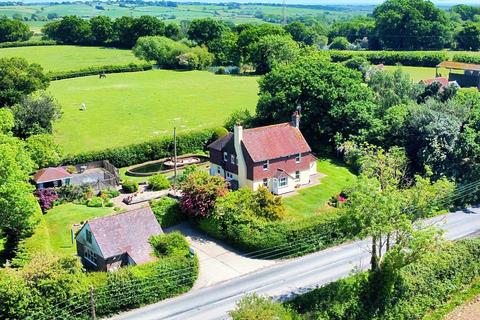 3 bedroom detached house for sale, Wartling Road, Hailsham BN27