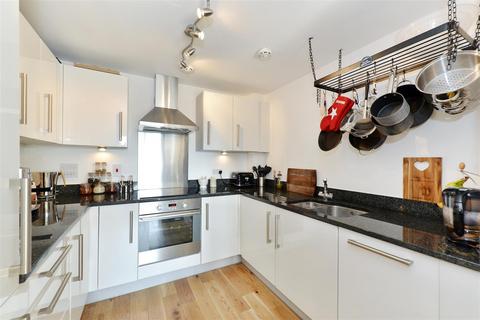 2 bedroom apartment to rent, Aulay House, Spa Road, SE16