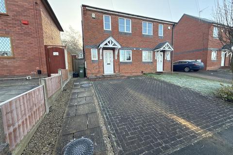 2 bedroom semi-detached house to rent, Oakfield Road, Wollescote, Stourbridge