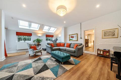 5 bedroom link detached house for sale, Mottingham Lane, London