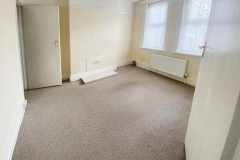 2 bedroom end of terrace house to rent, Southbourne Road, Folkestone