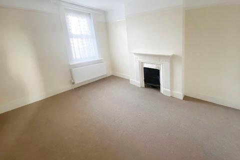 2 bedroom end of terrace house to rent, Southbourne Road, Folkestone