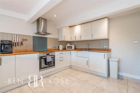 18 Knowley Brow, Chorley, PR6 9BG