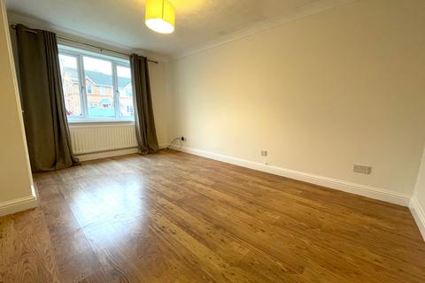 2 bedroom end of terrace house to rent, Stanley Park Court, Cheshire West and Chester