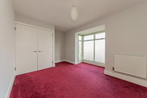 2 bedroom flat to rent, Waldrons Yard, Harrow HA2