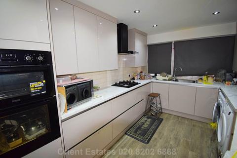 3 bedroom maisonette for sale, Hall Palce, Edgware Road