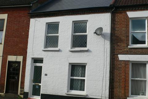 3 bedroom terraced house to rent, North Street, Salisbury SP2