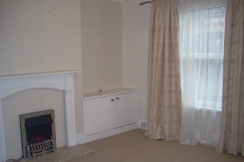 3 bedroom terraced house to rent, North Street, Salisbury SP2