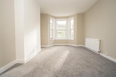 3 bedroom end of terrace house for sale, Manor Road, Hastings