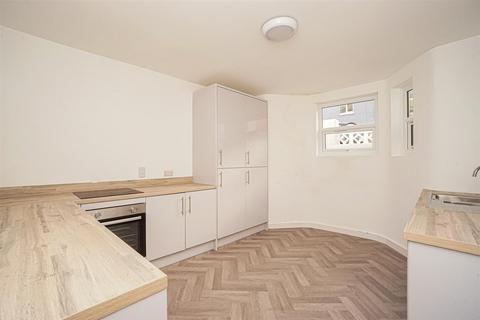 3 bedroom end of terrace house for sale, Manor Road, Hastings