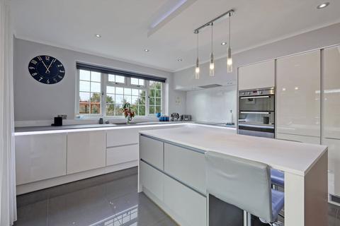 5 Chartfield Drive, Kirby Le Soken, Frinton-on-sea, CO13 0DR
