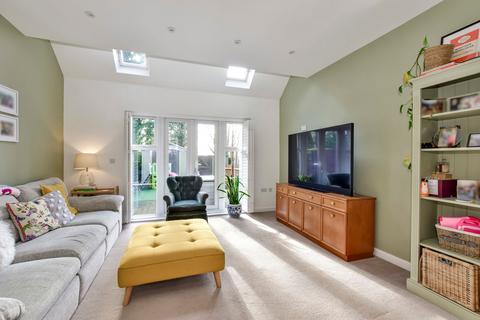 16 Burrow Close, Watford, WD17 4DS