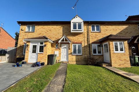 2 bedroom terraced house to rent, Pebmarsh Drive, Wickford, Essex