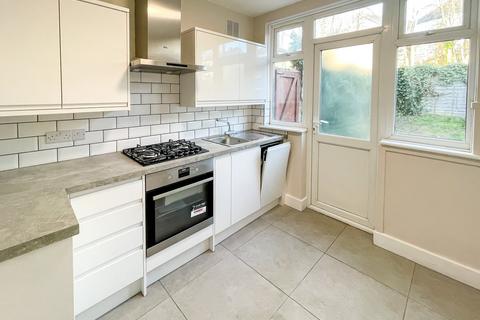 2 bedroom maisonette for sale, Oak Tree Dell, Kingsbury, NW9