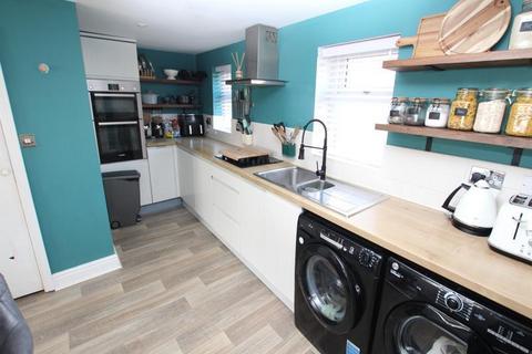 3 bedroom cottage for sale, Howgate, Idle