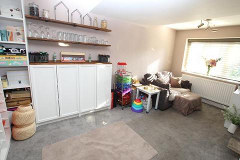 3 bedroom cottage for sale, Howgate, Idle
