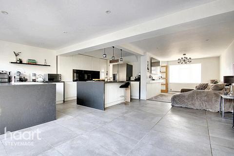 20 The Noke, Stevenage, SG2 8LJ
