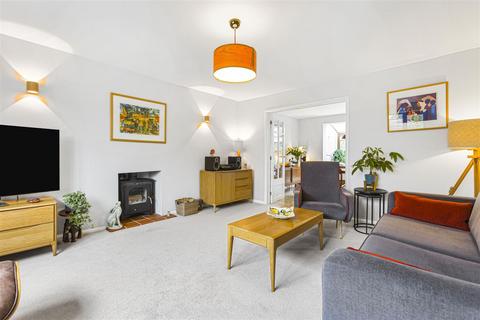 1 Beech Close, Bierton, Aylesbury, HP22 5DG