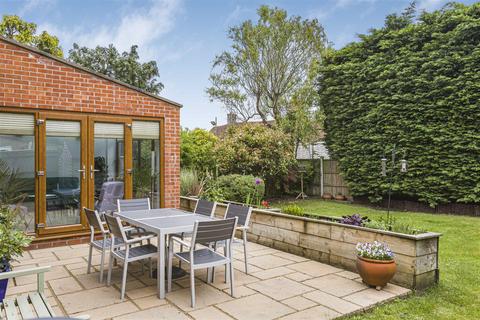 1 Beech Close, Bierton, Aylesbury, HP22 5DG