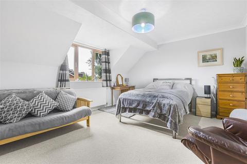 1 Beech Close, Bierton, Aylesbury, HP22 5DG