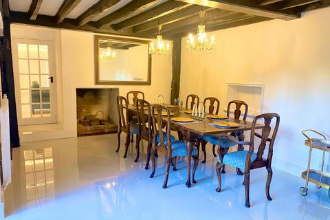 5 bedroom detached house to rent, Horton Road, Horton, Berkshire, SL3