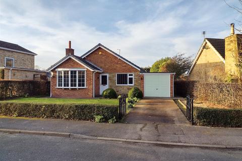 2 bedroom detached bungalow for sale, Lowndes Park, Driffield YO25 5BG