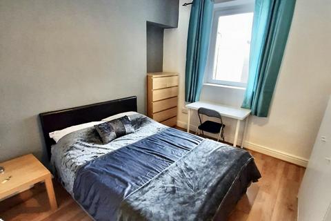 5 bedroom house to rent, Nicholl Street, Mount Pleasant,