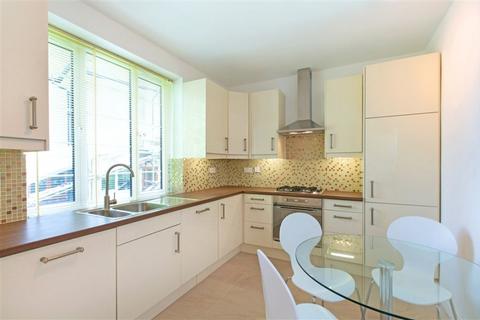 3 bedroom flat to rent, Finchley Road, Hampstead, NW3