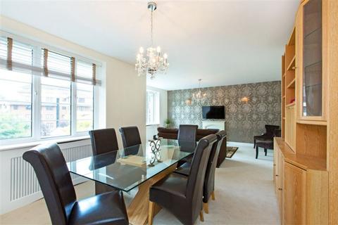 3 bedroom flat to rent, Finchley Road, Hampstead, NW3
