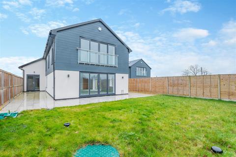 5 bedroom detached house for sale, Main Road, Huntley GL19