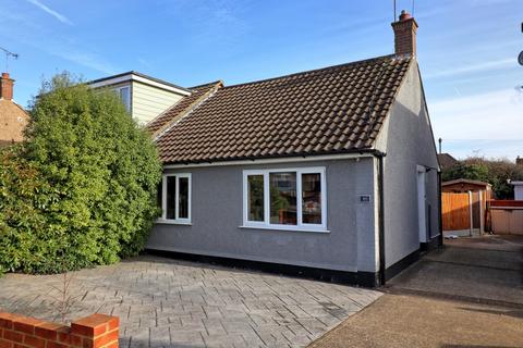 3 bedroom semi-detached bungalow for sale, Alderleys, Benfleet, SS7