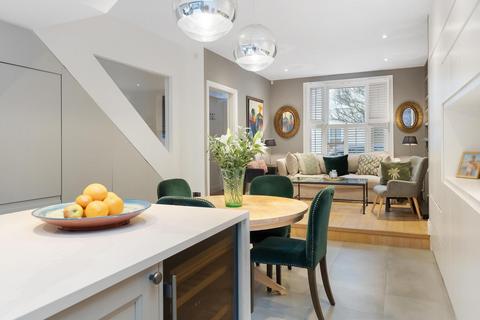 71 Orbain Road, Fulham, London, SW6 7JZ