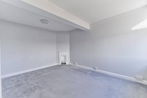 3 bedroom flat to rent, London Road, Sutton, SM3