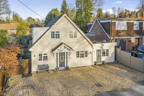 21 Barn Close, Camberley, GU15 2HW