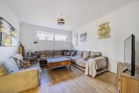 21 Barn Close, Camberley, GU15 2HW