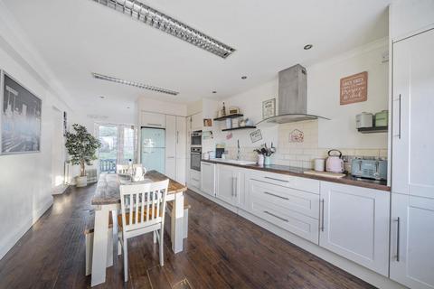 21 Barn Close, Camberley, GU15 2HW