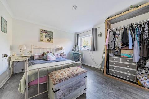 21 Barn Close, Camberley, GU15 2HW
